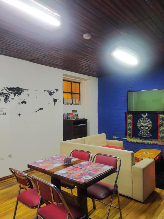 Hostal La Casa Tolena Quito - Ecuador Hotel Exterior photo